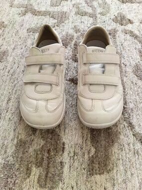 Barefeet Wide Toe Box Keen Kids  Velcro Shoes Sneakers in Leather Off-White